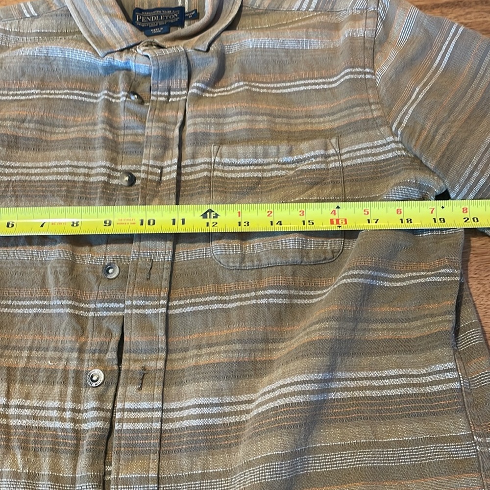 Pendleton Short Sleeve Button Up Olive M - image 4